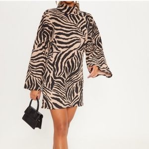 Pretty Little Thing Black Tan Camel Tiger Oversized Jumper Dress Size 4 NWT